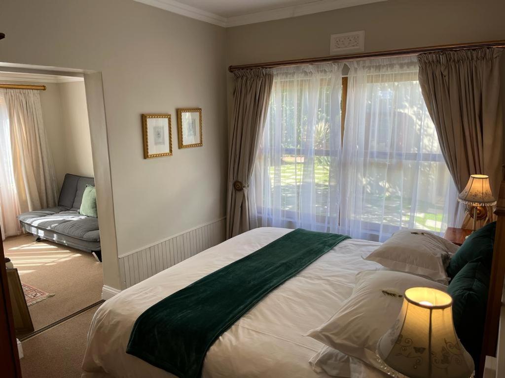 La Pension Guest House Оудсхорн Экстерьер фото